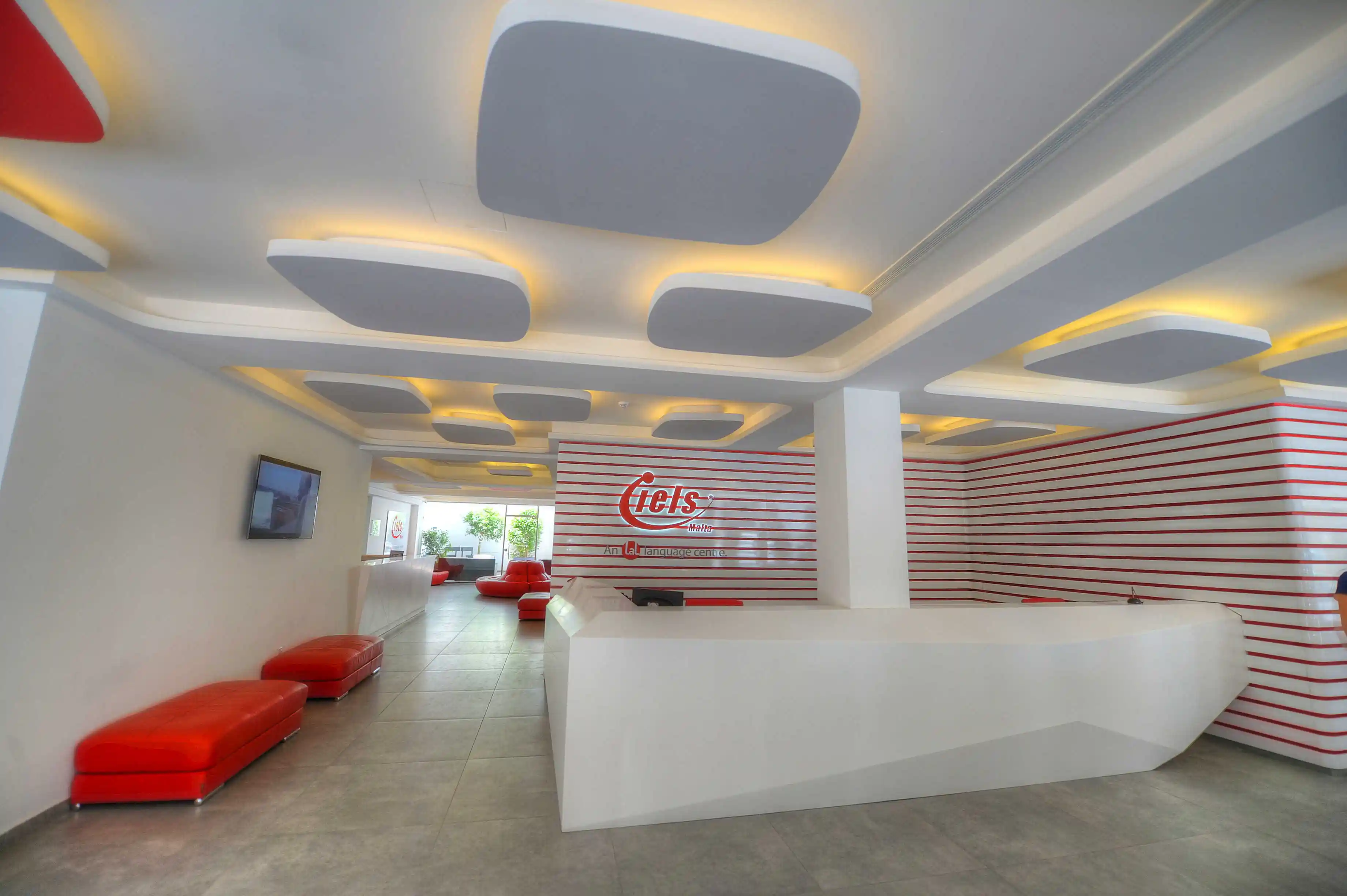  reception  مدرسة آيلز -مالطا 