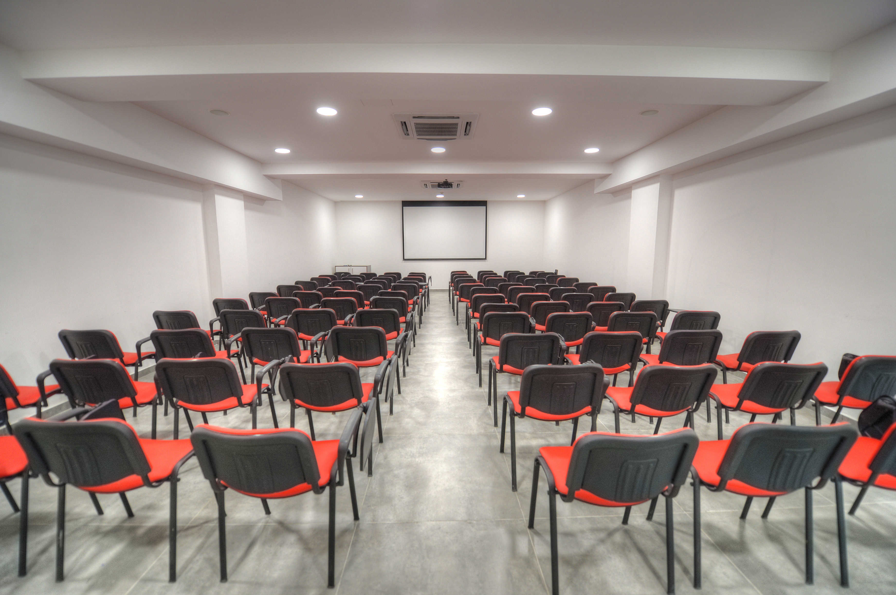 classroom   مدرسة آيلز -مالطا 