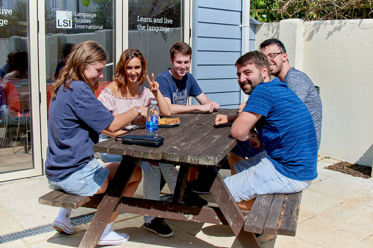  LSI Language School